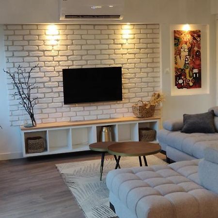 Tres Bel Appartement Central, Au Calme Avec Balneo Perpignan Kültér fotó