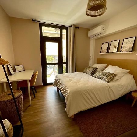 Tres Bel Appartement Central, Au Calme Avec Balneo Perpignan Kültér fotó