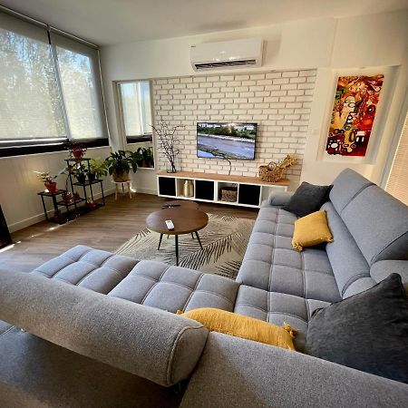 Tres Bel Appartement Central, Au Calme Avec Balneo Perpignan Kültér fotó